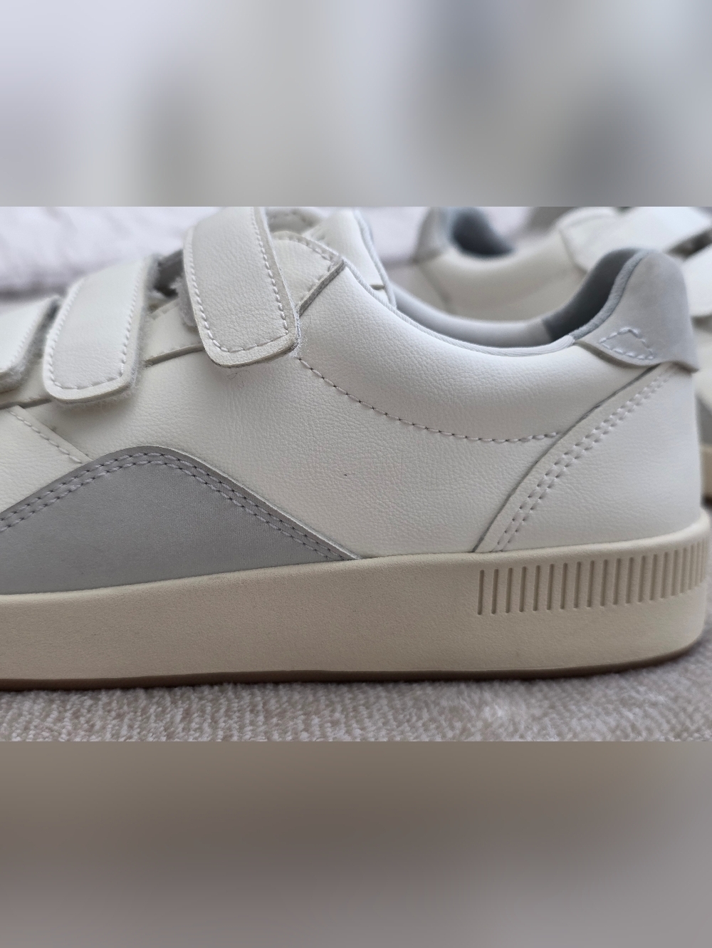 EVERLANE The ReLeather® Velcro Court Sneaker Off White/Fog Unisex W-8 M-6 - Picture 5 of 7